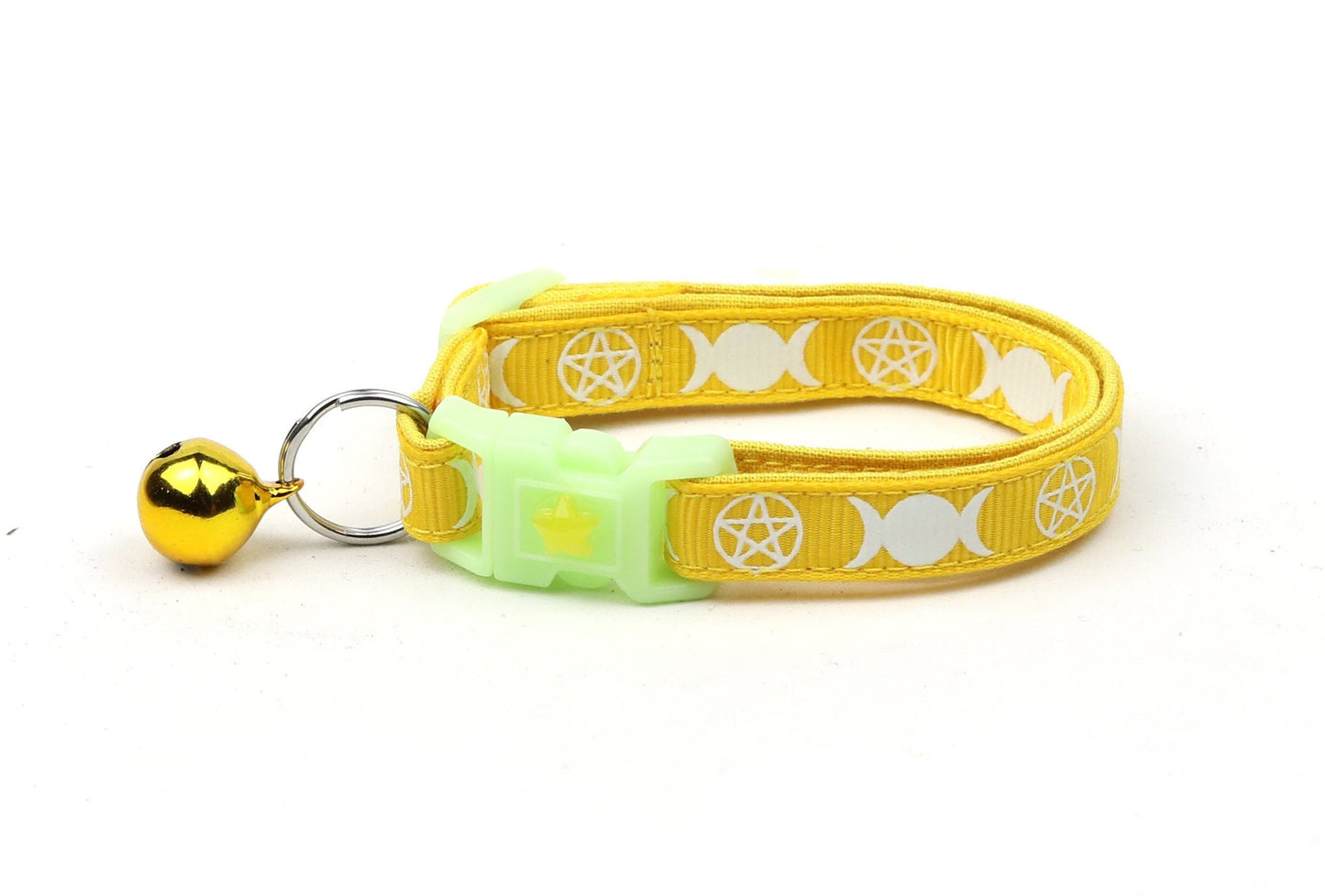 Witch's Familiar on Yellow Cat Collar
