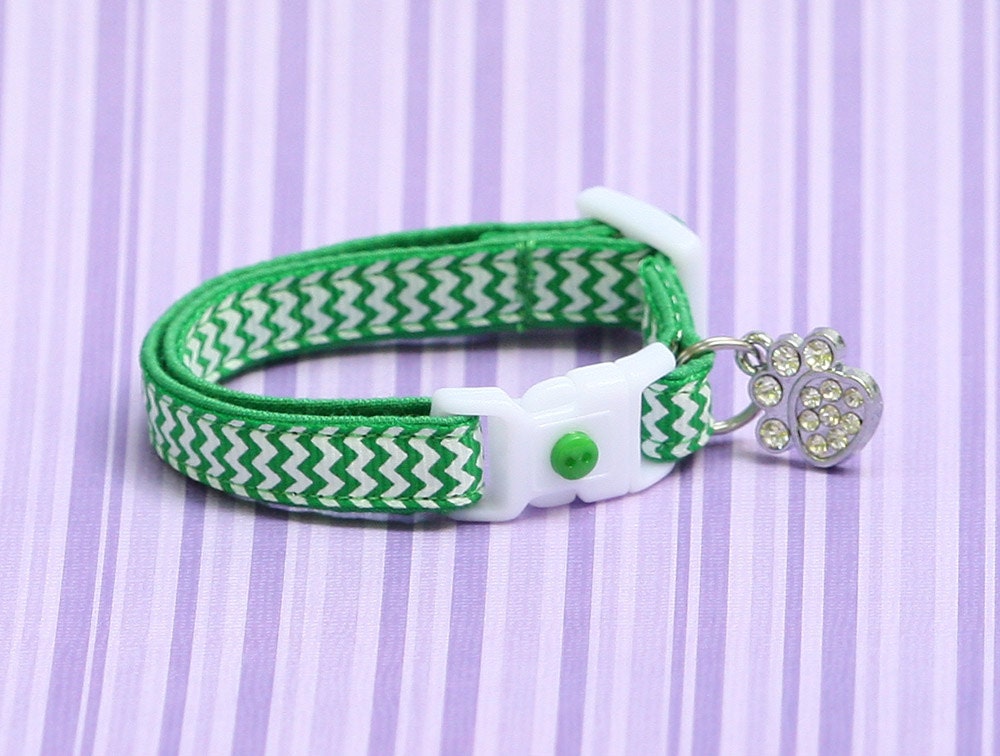 Kelly Green Chevron Cat Collar